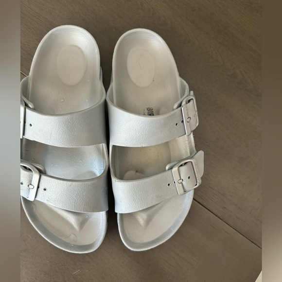 Birkenstock Arizona EVA silver size 8 excellent condition - Picture 2 of 7